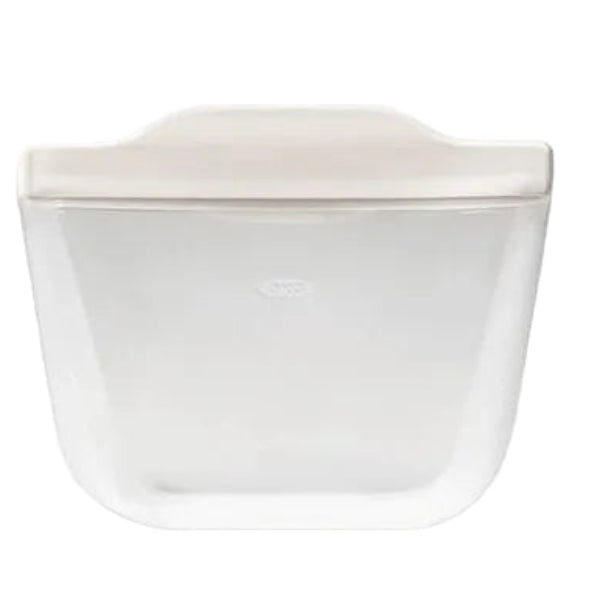 OXO Silicone Oat Stand-Up Snack, 335 ml – Flexible, resealable pouch perfect for on-the-go snacks.