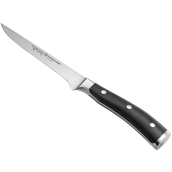  14 cm makes delicate meat and fish preparation effortless.