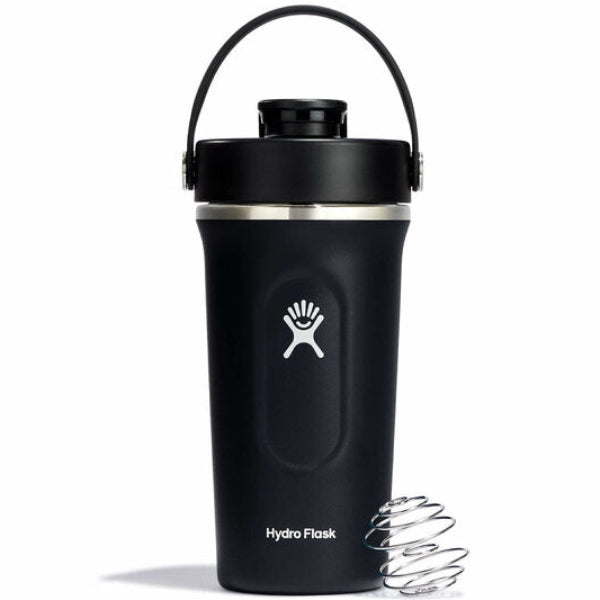 A sleek 710 ml insulated shaker bottle that keeps drinks chilled and mixes protein effortlessly in a classic Black design