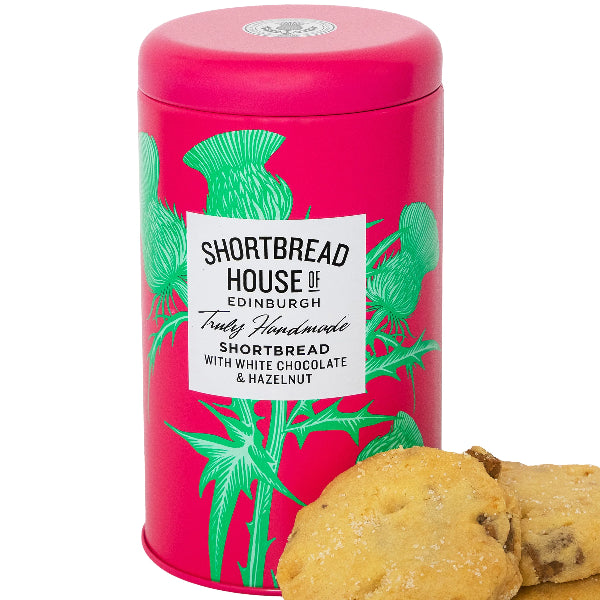 Buttery shortbread with white chocolate and hazelnuts, in a 140 g gift tin.