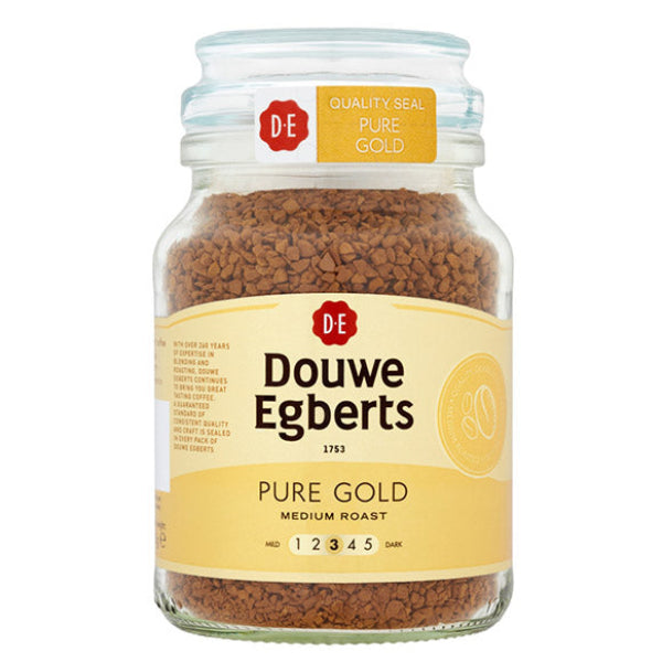 Rich and smooth Douwe Egberts Pure Gold freeze-dried coffee, perfect for a quick, flavorful cup